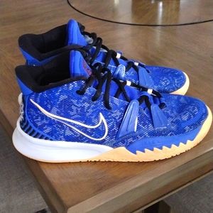 Nike Kyrie 5 basketball shoes